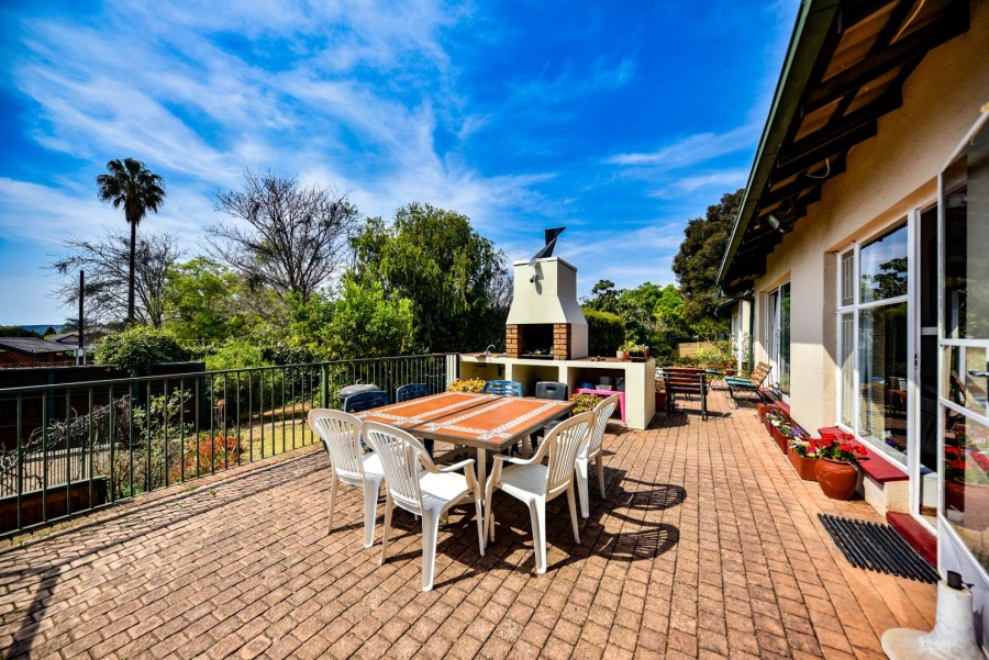 3 Bedroom Property for Sale in Garsfontein Gauteng