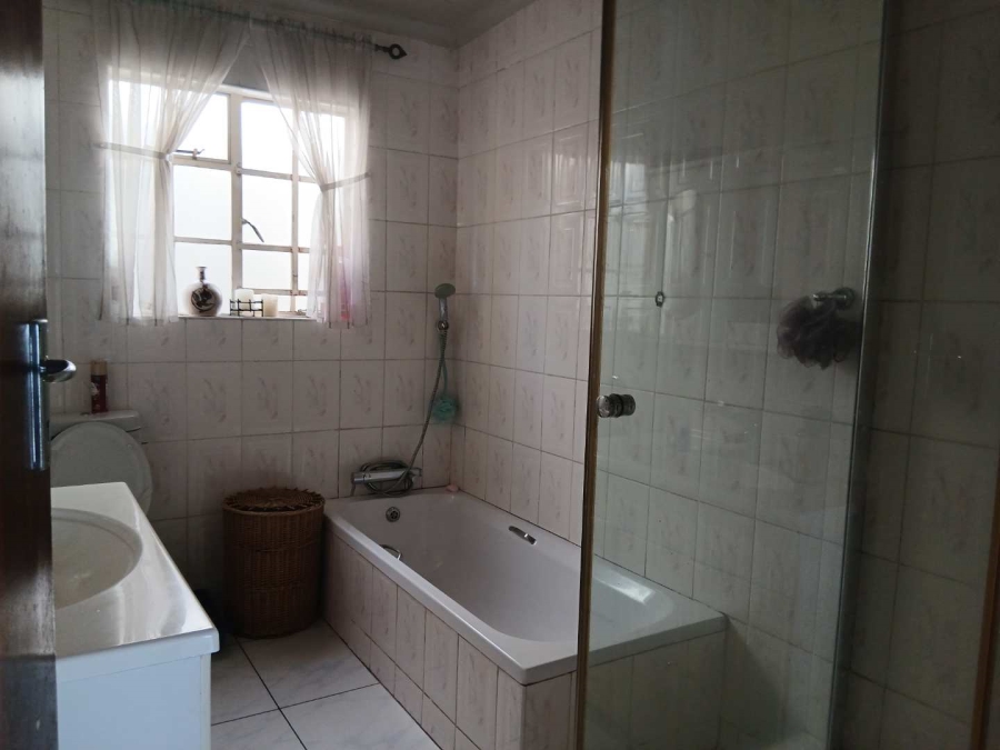4 Bedroom Property for Sale in Lambton Gauteng