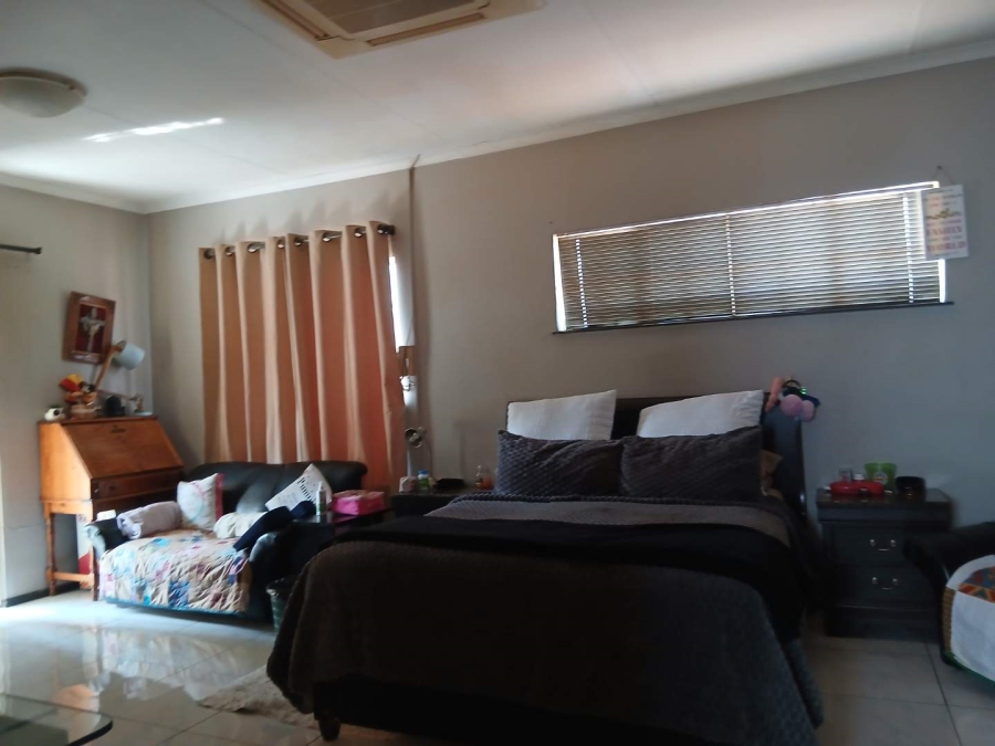 4 Bedroom Property for Sale in Lambton Gauteng