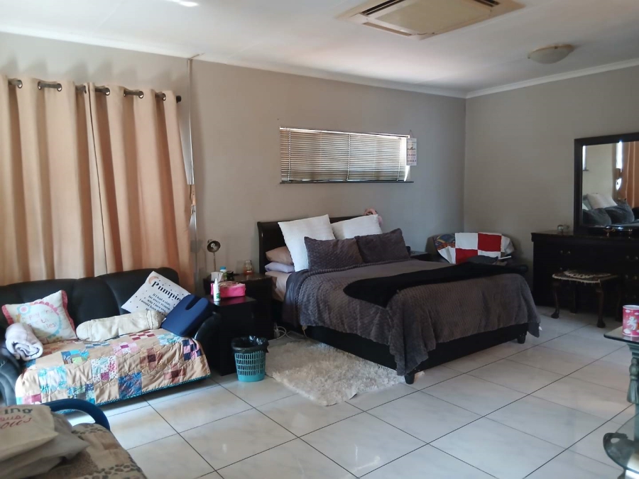 4 Bedroom Property for Sale in Lambton Gauteng