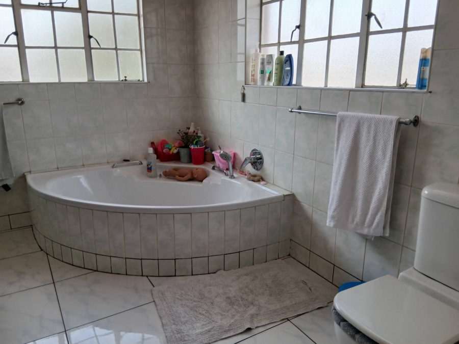4 Bedroom Property for Sale in Lambton Gauteng
