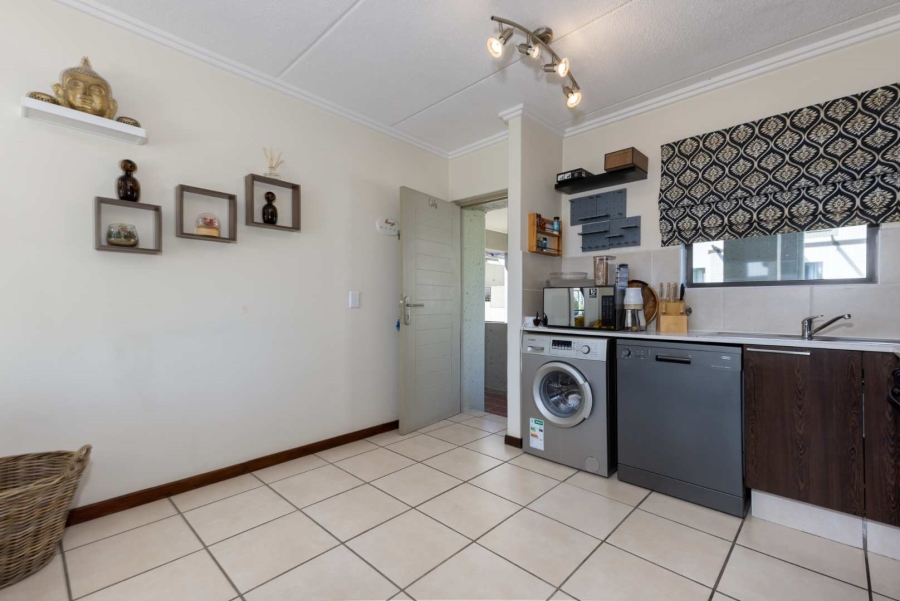 1 Bedroom Property for Sale in Beverley Gauteng