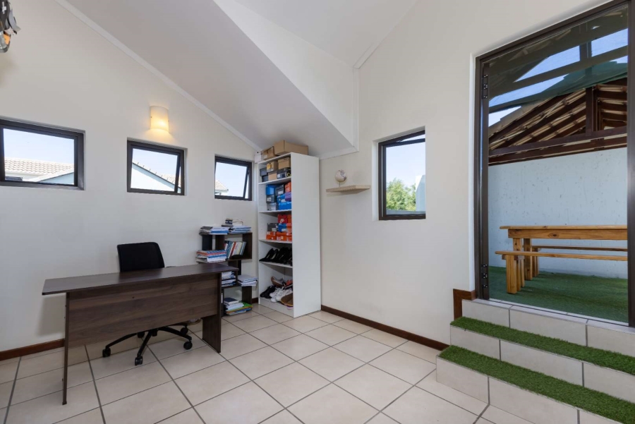1 Bedroom Property for Sale in Beverley Gauteng