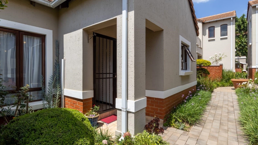 To Let 3 Bedroom Property for Rent in Broadacres Gauteng