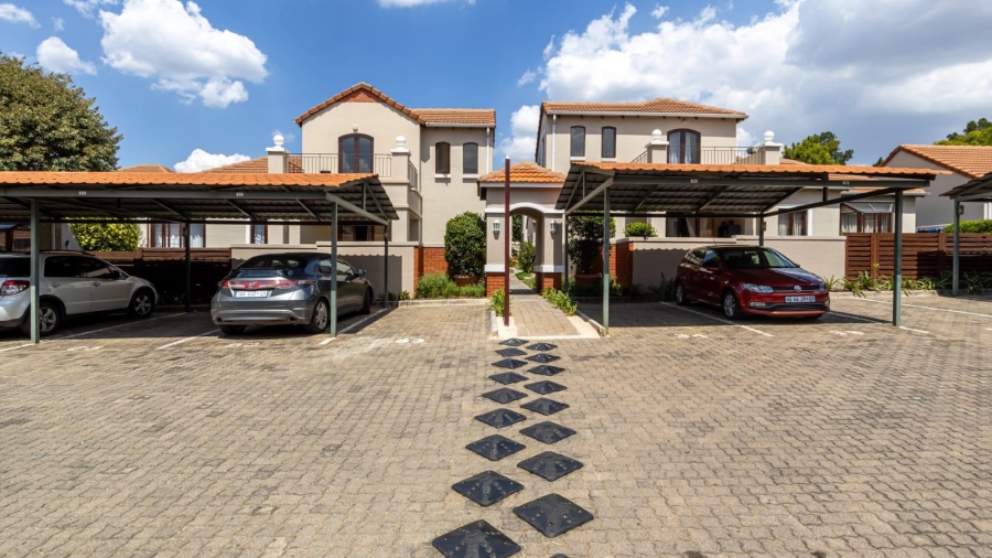 To Let 3 Bedroom Property for Rent in Broadacres Gauteng