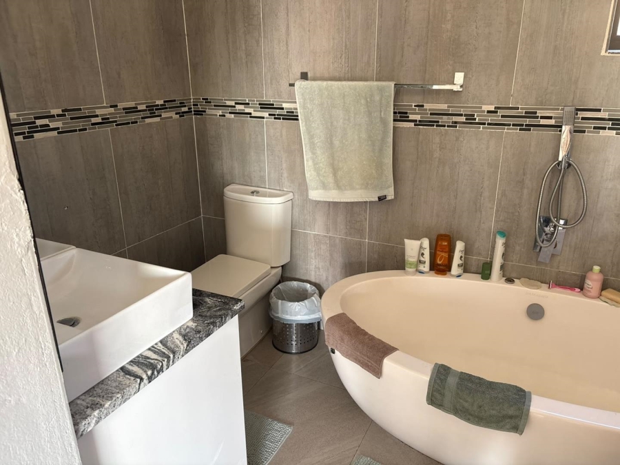 1 Bedroom Property for Sale in Ruimsig Gauteng