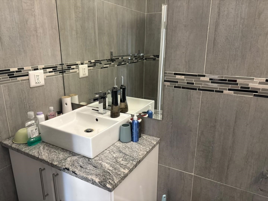 1 Bedroom Property for Sale in Ruimsig Gauteng