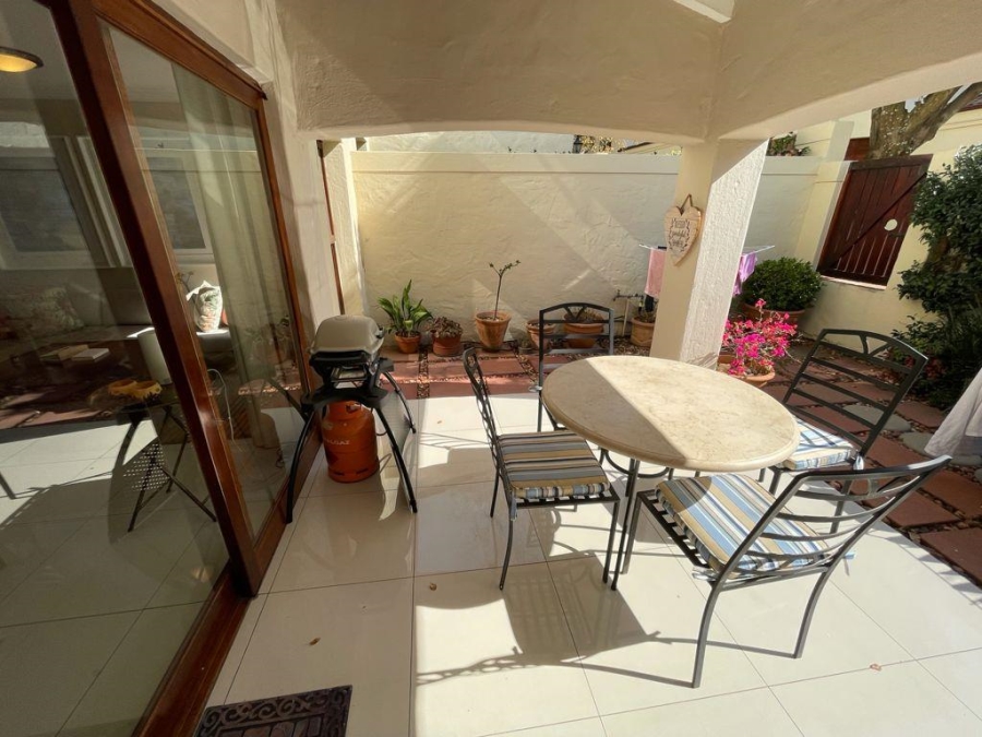 To Let 3 Bedroom Property for Rent in Illovo Gauteng