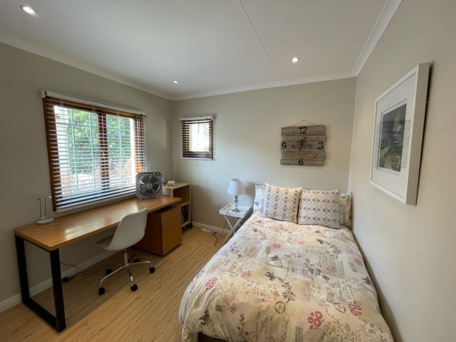 To Let 3 Bedroom Property for Rent in Illovo Gauteng