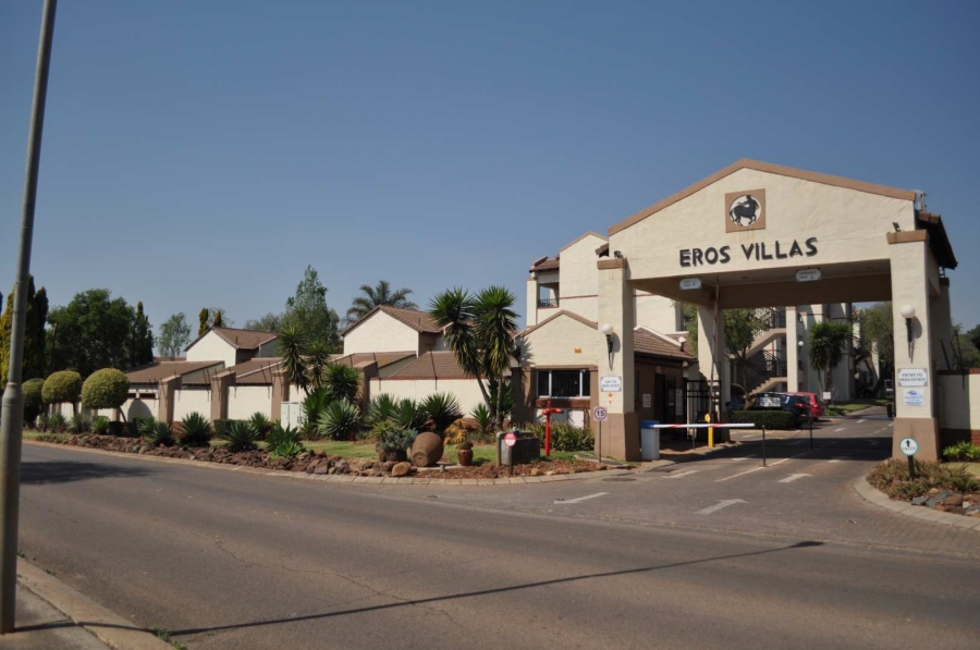 To Let 2 Bedroom Property for Rent in Faerie Glen Gauteng