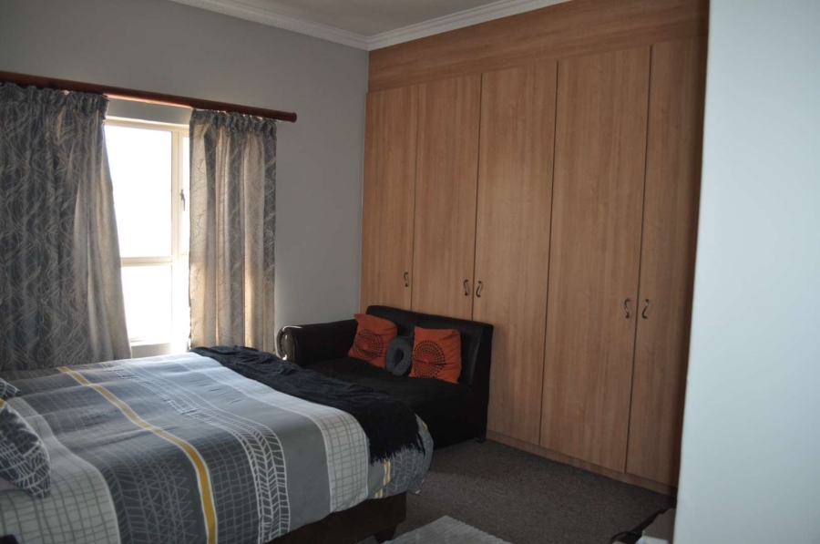 To Let 2 Bedroom Property for Rent in Faerie Glen Gauteng