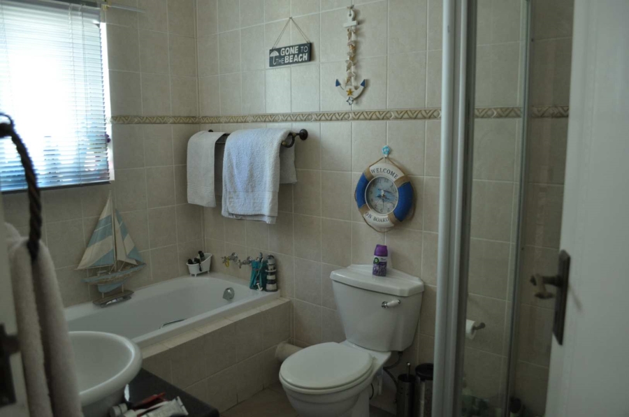 To Let 2 Bedroom Property for Rent in Faerie Glen Gauteng