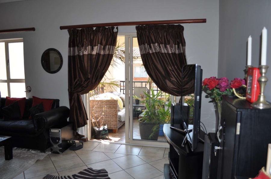 To Let 2 Bedroom Property for Rent in Faerie Glen Gauteng
