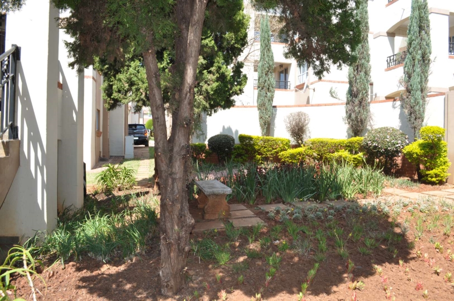 To Let 2 Bedroom Property for Rent in Faerie Glen Gauteng
