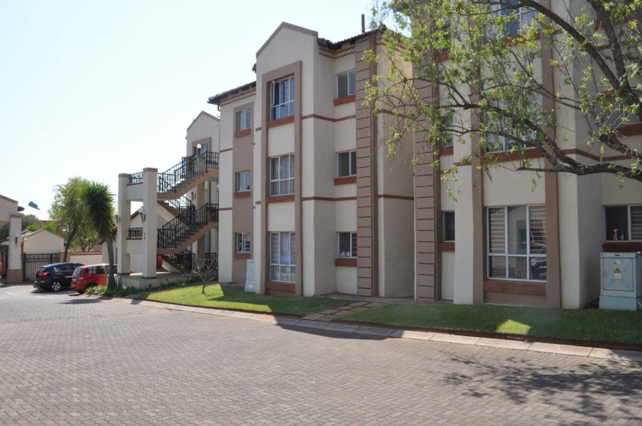To Let 2 Bedroom Property for Rent in Faerie Glen Gauteng