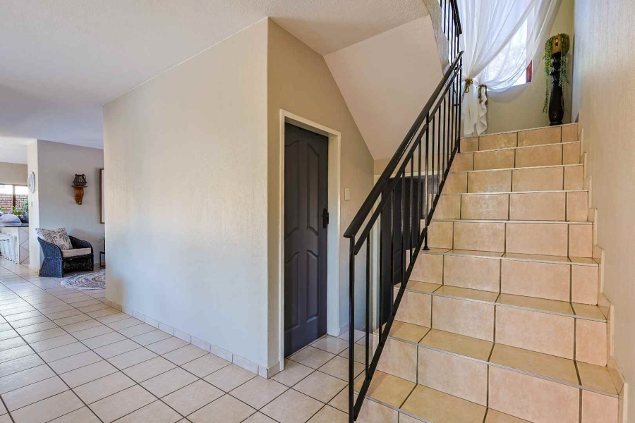 To Let 3 Bedroom Property for Rent in Silver Lakes Golf Estate Gauteng