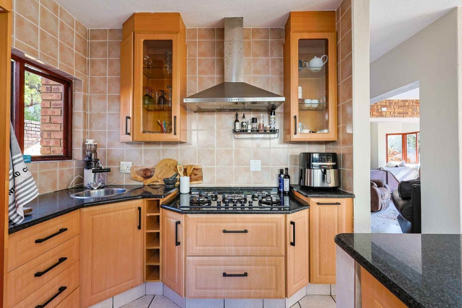 To Let 3 Bedroom Property for Rent in Silver Lakes Golf Estate Gauteng