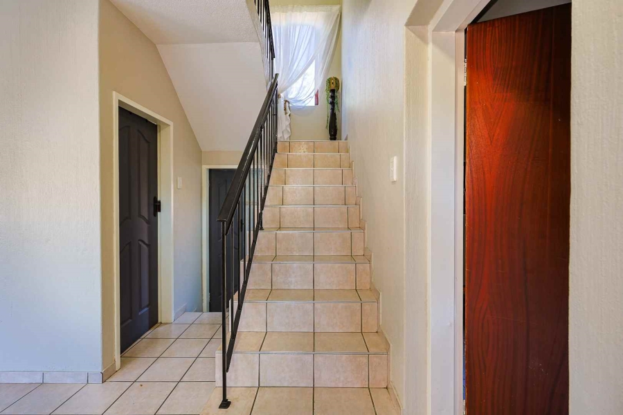 To Let 3 Bedroom Property for Rent in Silver Lakes Golf Estate Gauteng