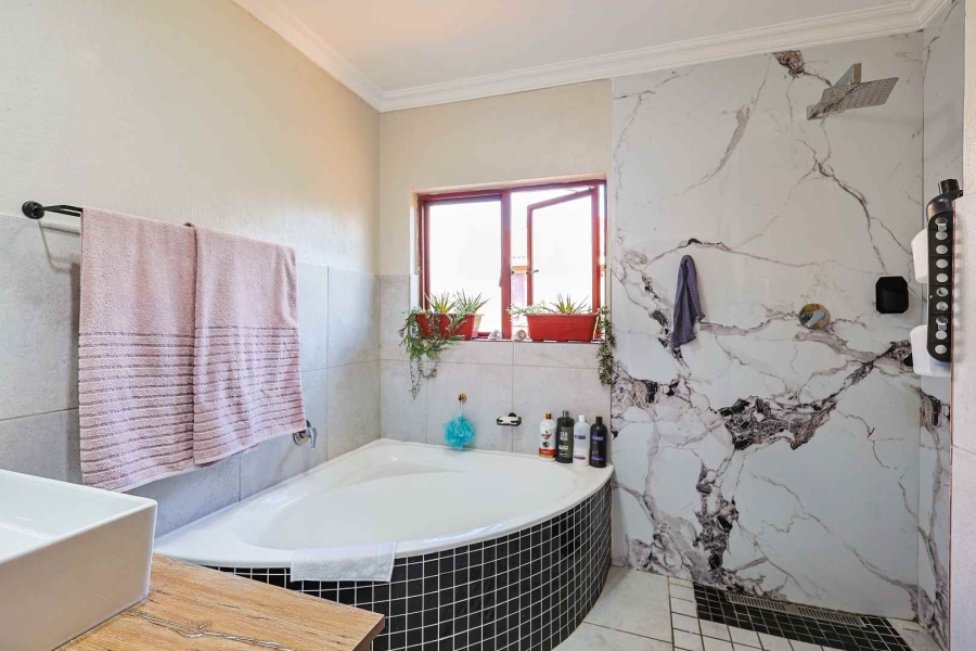 To Let 3 Bedroom Property for Rent in Silver Lakes Golf Estate Gauteng