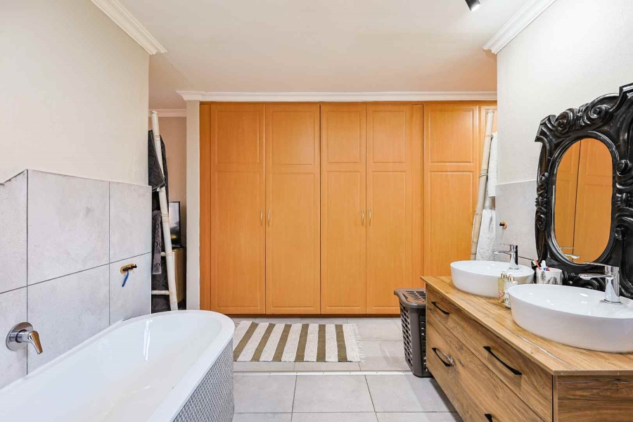 To Let 3 Bedroom Property for Rent in Silver Lakes Golf Estate Gauteng