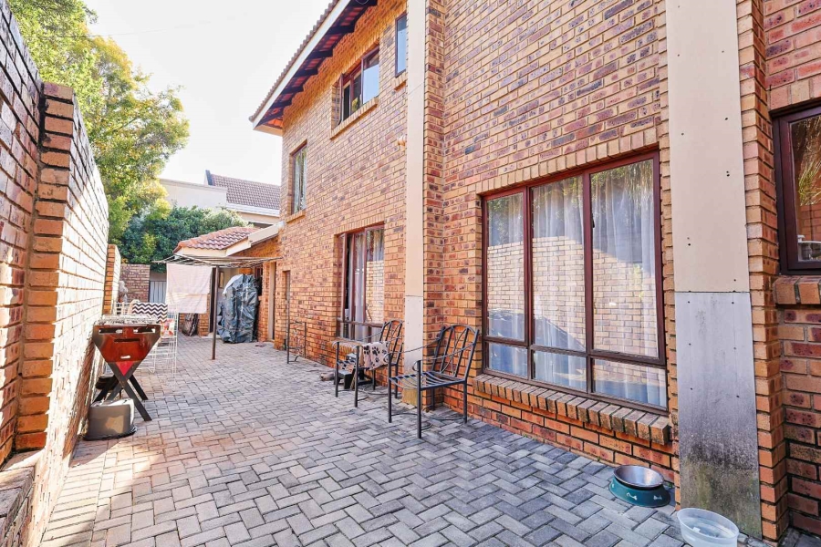 To Let 3 Bedroom Property for Rent in Silver Lakes Golf Estate Gauteng