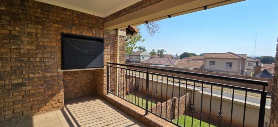 2 Bedroom Property for Sale in Magalieskruin Gauteng