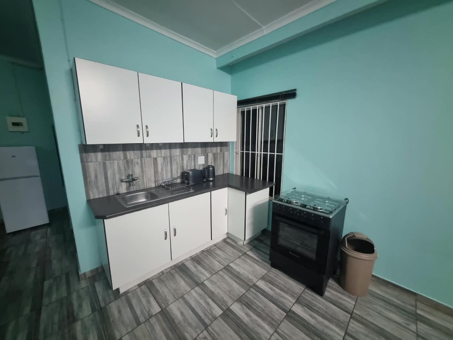 To Let 1 Bedroom Property for Rent in Brackenhurst Gauteng