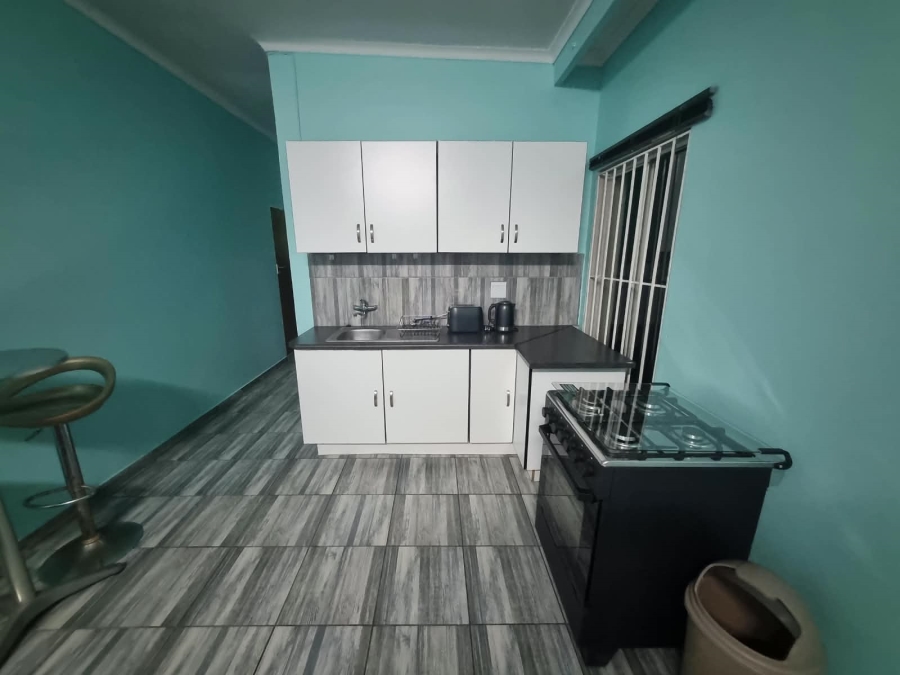To Let 1 Bedroom Property for Rent in Brackenhurst Gauteng