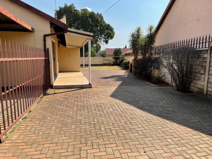 3 Bedroom Property for Sale in Witpoortjie Gauteng