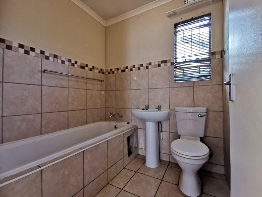 To Let 2 Bedroom Property for Rent in Leopard