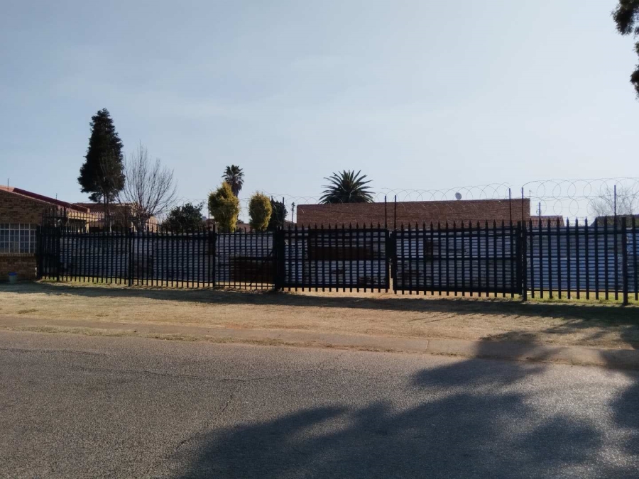 0 Bedroom Property for Sale in Bakerton Gauteng