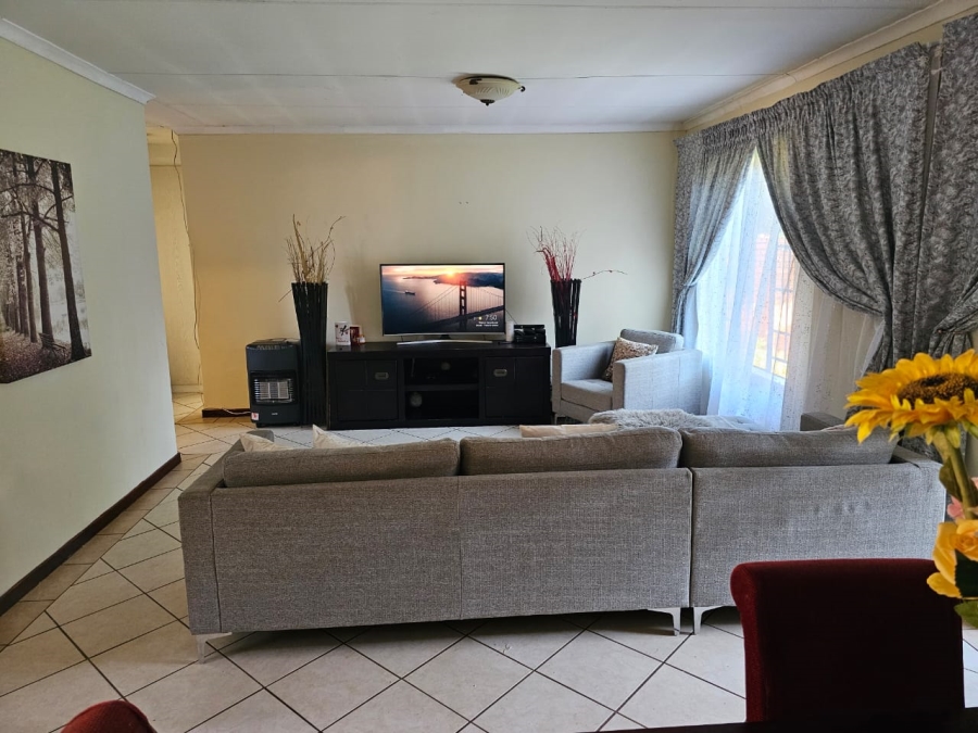2 Bedroom Property for Sale in Equestria Gauteng