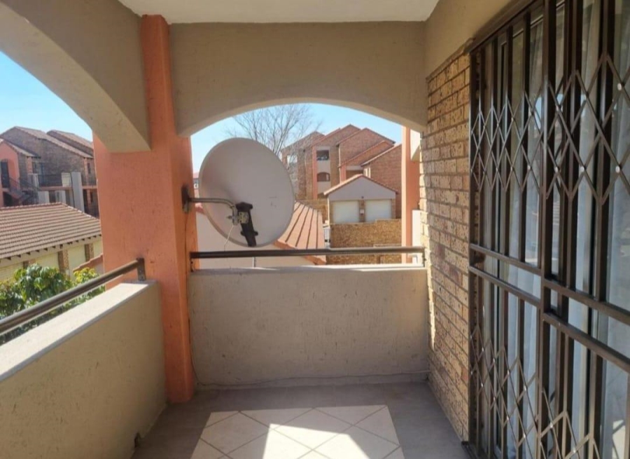 2 Bedroom Property for Sale in Noordwyk Gauteng