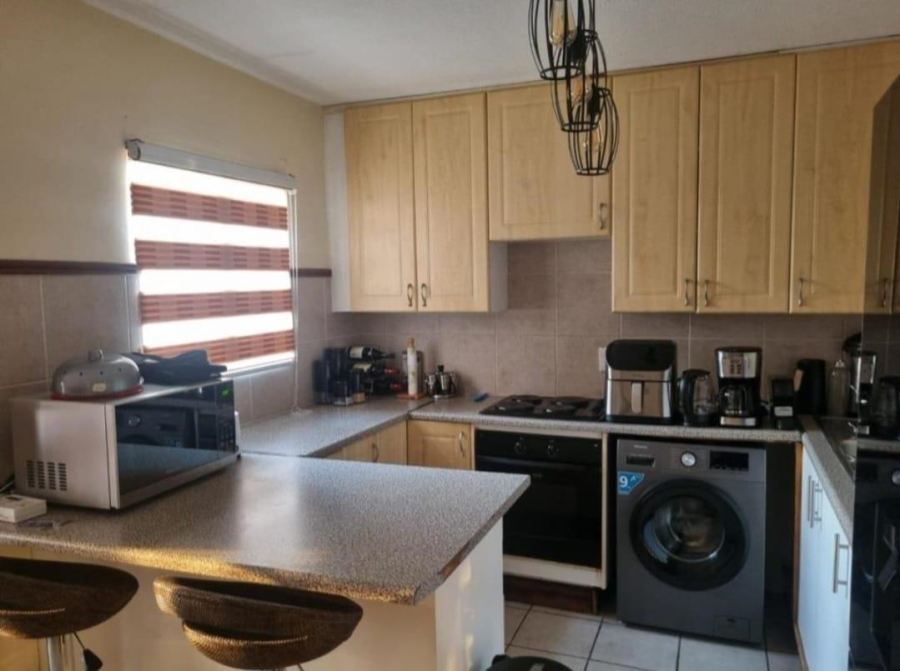 2 Bedroom Property for Sale in Noordwyk Gauteng