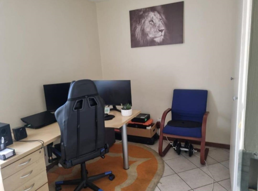 2 Bedroom Property for Sale in Noordwyk Gauteng