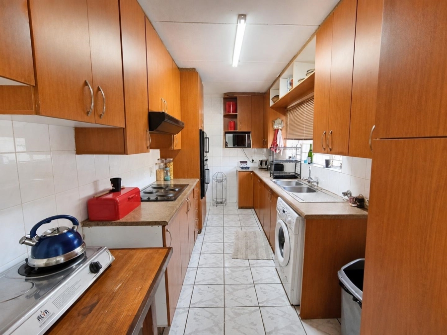 5 Bedroom Property for Sale in Brackendowns Gauteng