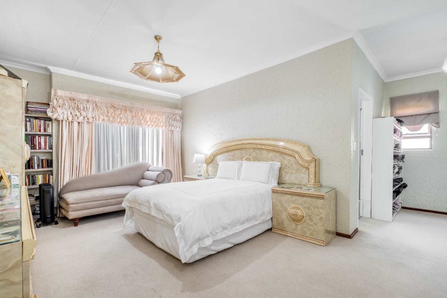 4 Bedroom Property for Sale in Fourways Gardens Gauteng