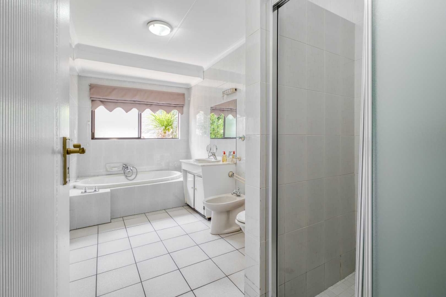 4 Bedroom Property for Sale in Fourways Gardens Gauteng