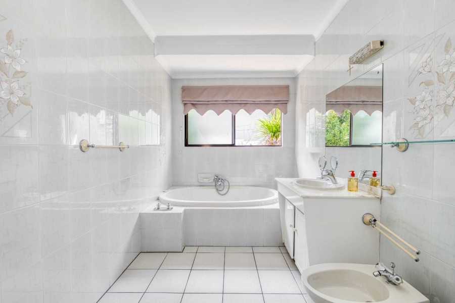 4 Bedroom Property for Sale in Fourways Gardens Gauteng