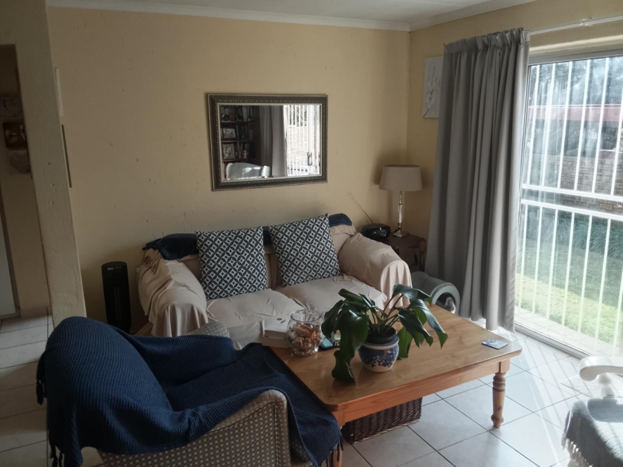2 Bedroom Property for Sale in Wilgeheuwel Gauteng