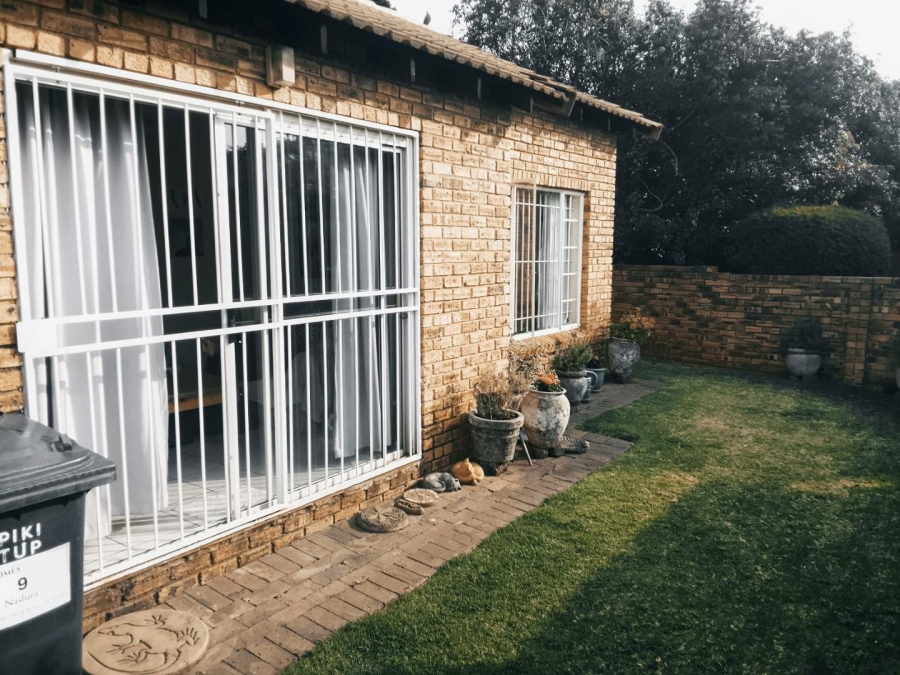 2 Bedroom Property for Sale in Wilgeheuwel Gauteng