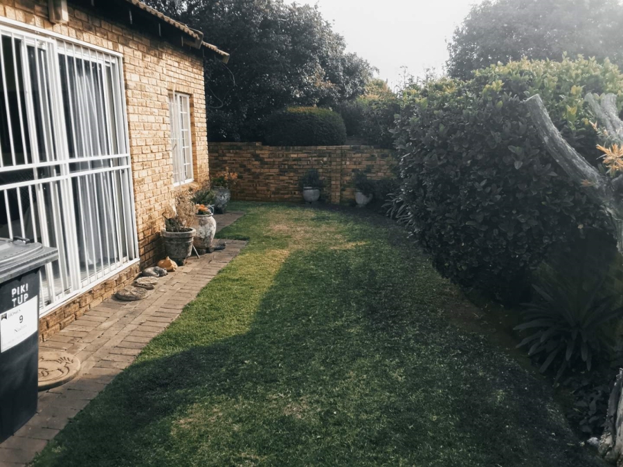 2 Bedroom Property for Sale in Wilgeheuwel Gauteng