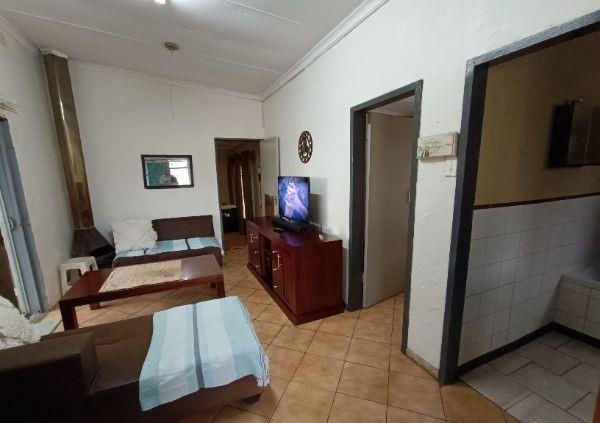 7 Bedroom Property for Sale in Valhalla Gauteng