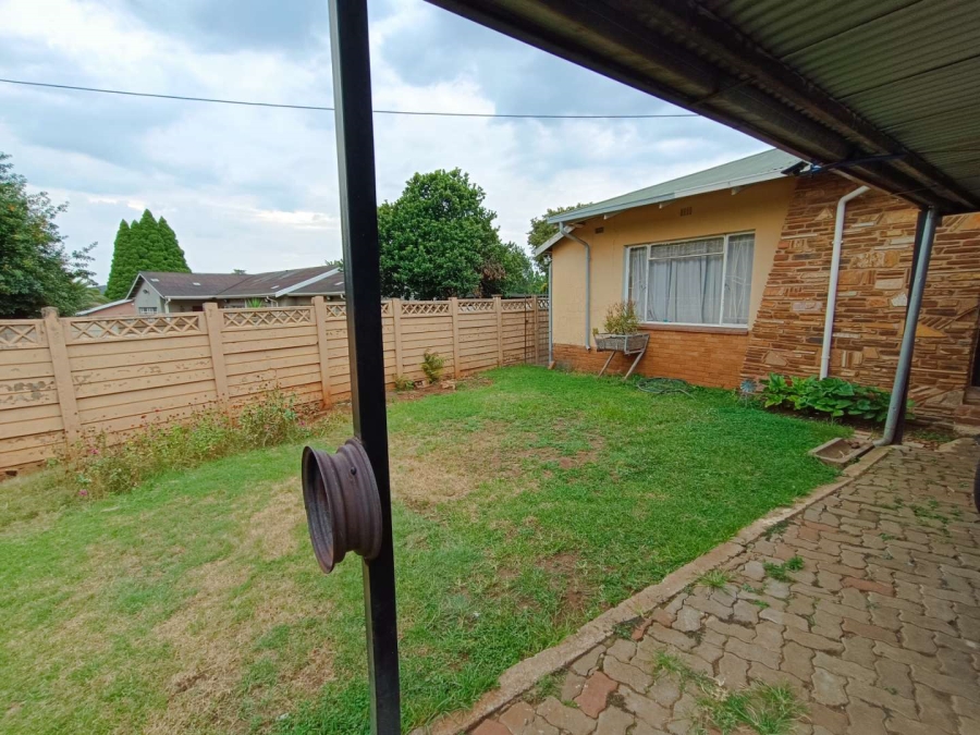 7 Bedroom Property for Sale in Valhalla Gauteng