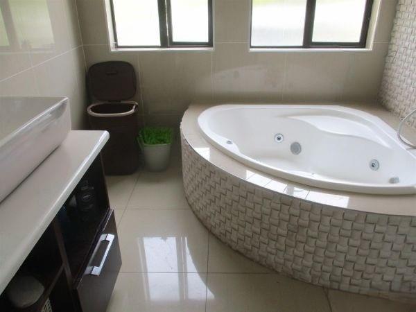 5 Bedroom Property for Sale in Blue Valley Golf Estate Gauteng