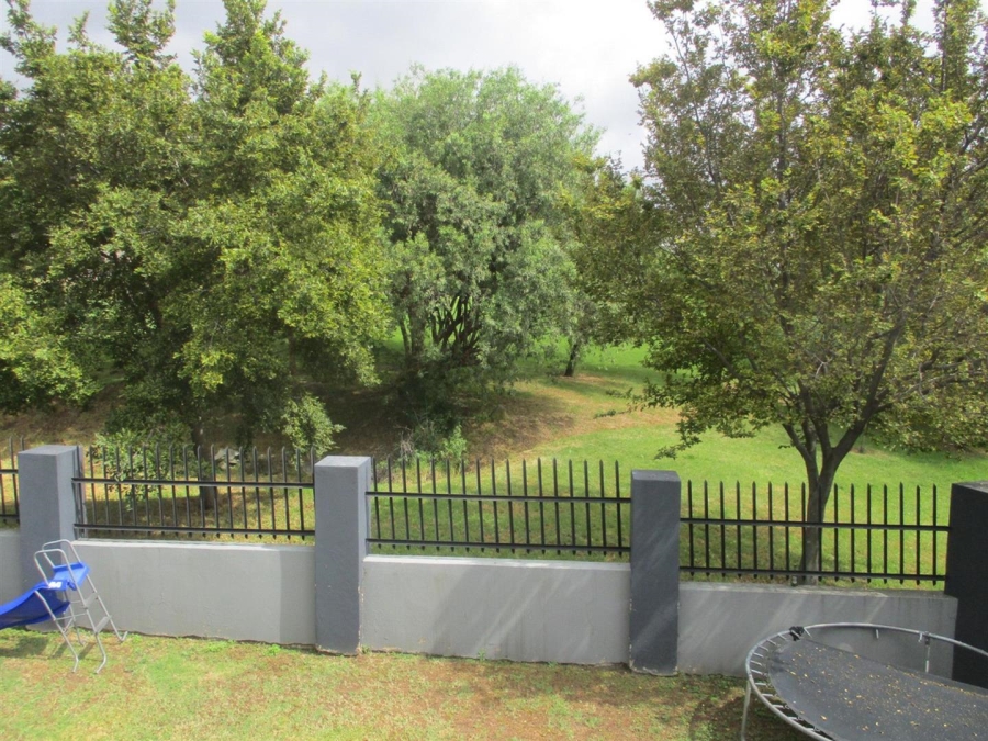 5 Bedroom Property for Sale in Blue Valley Golf Estate Gauteng