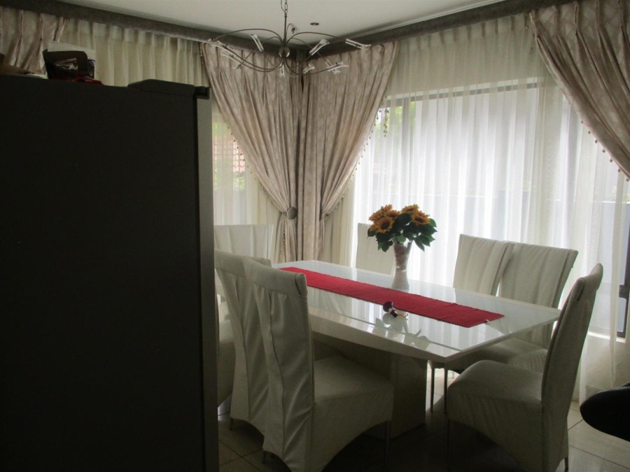 5 Bedroom Property for Sale in Blue Valley Golf Estate Gauteng