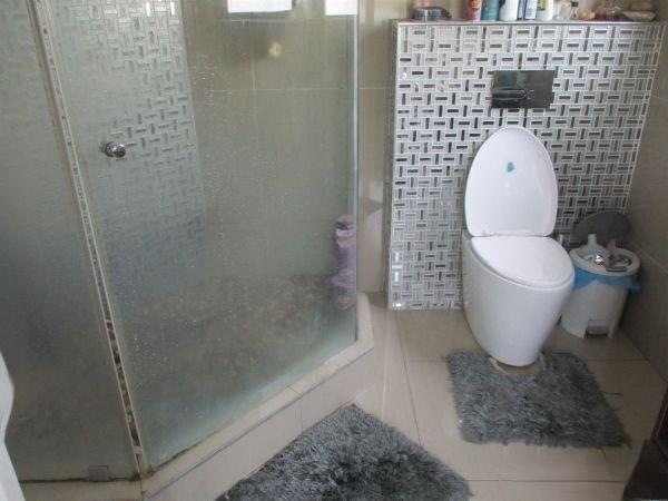 5 Bedroom Property for Sale in Blue Valley Golf Estate Gauteng