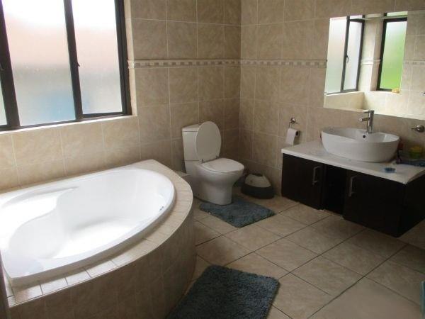 5 Bedroom Property for Sale in Blue Valley Golf Estate Gauteng