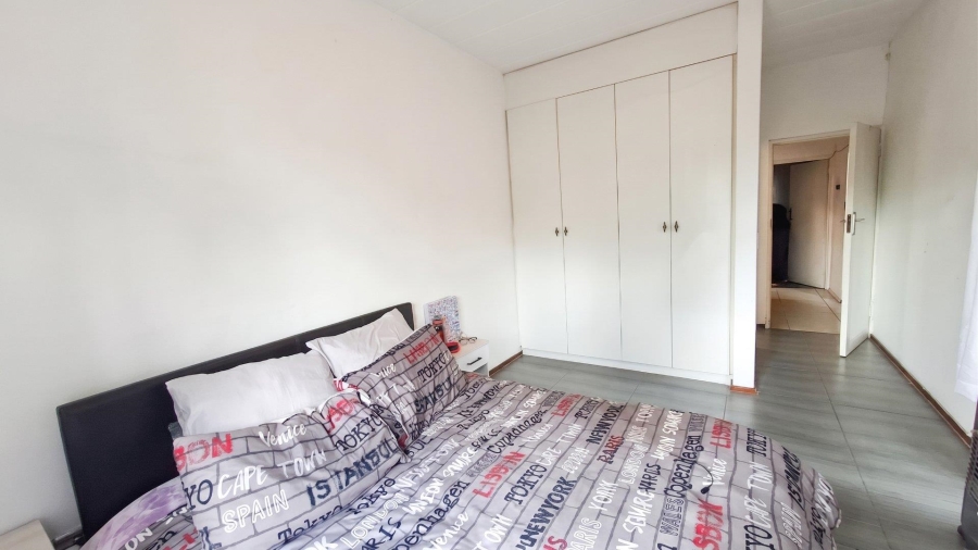 2 Bedroom Property for Sale in Sunninghill Gauteng
